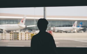 क्या यात्रा उद्योग एआई धोखाधड़ी से आपकी सुरक्षा कर सकता है? जानिए सुरक्षा उपाय