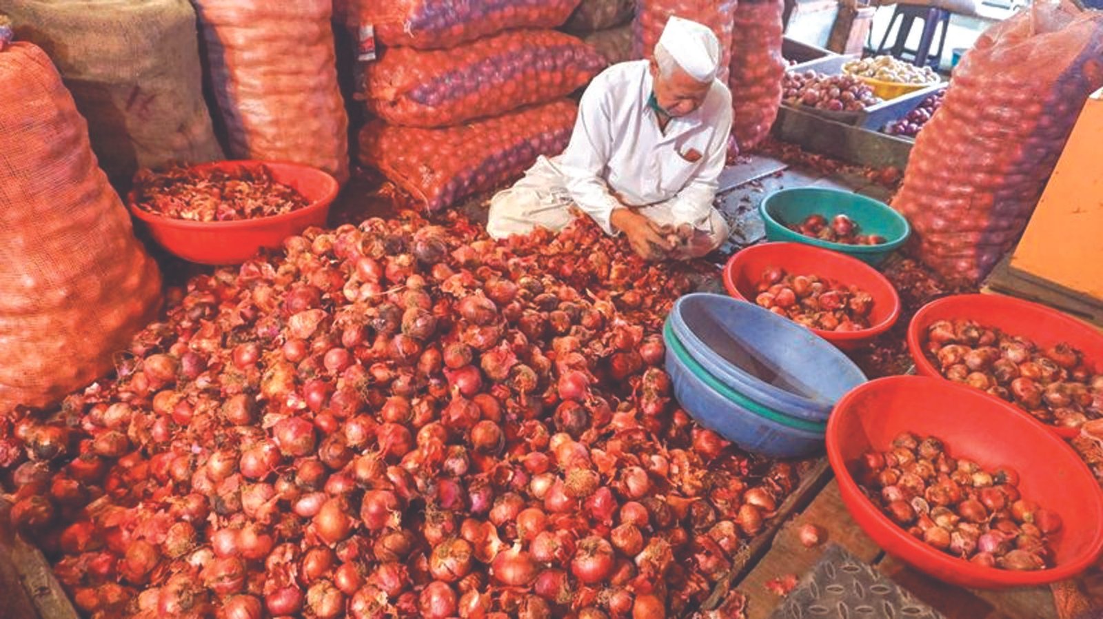 मौसमी तपिश और जलवायु परिवर्तन ने भारत में प्याज और आलू की कीमतें 80% से अधिक क्यों बढ़ीं? जानिए पूरा सच