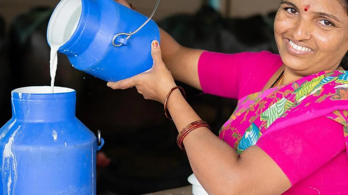 भारत में Relationship Farming: दुग्ध उद्योग का वह अनोखा सूत्र जो किसानों से जुड़ाव को मजबूत बनाता है