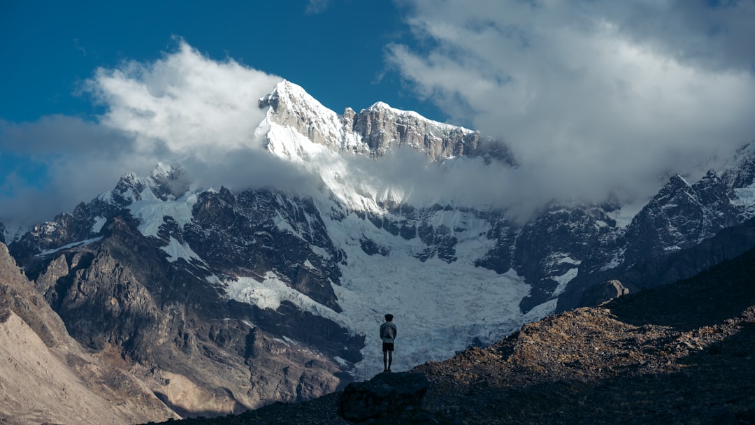 India ने Mount Everest पर पहली बार महिला शिखरारोही का सफल अभियान पूरा किया